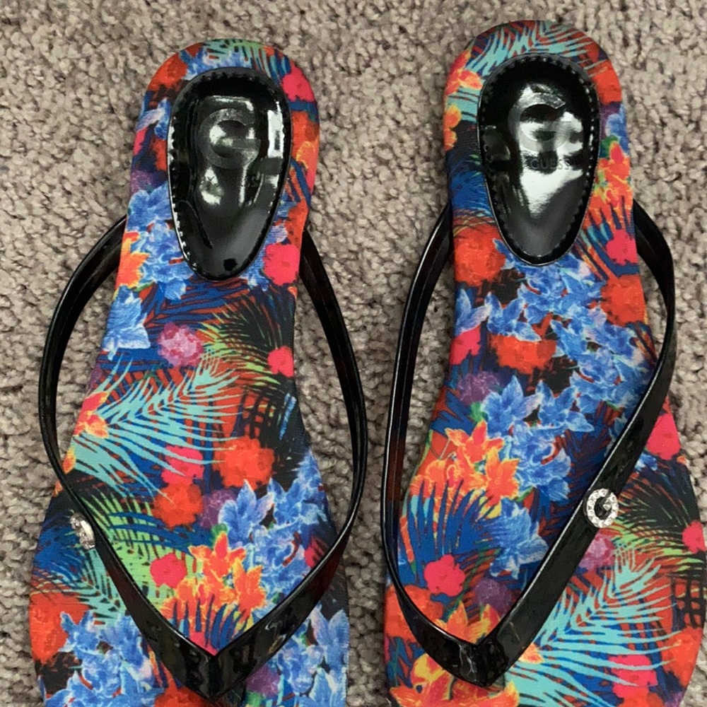 Guess flip flops - Picture 3 of 11